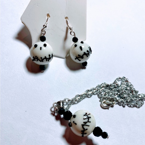 Skeleton glass beaded necklace and earrings set - Picture 2 of 4
